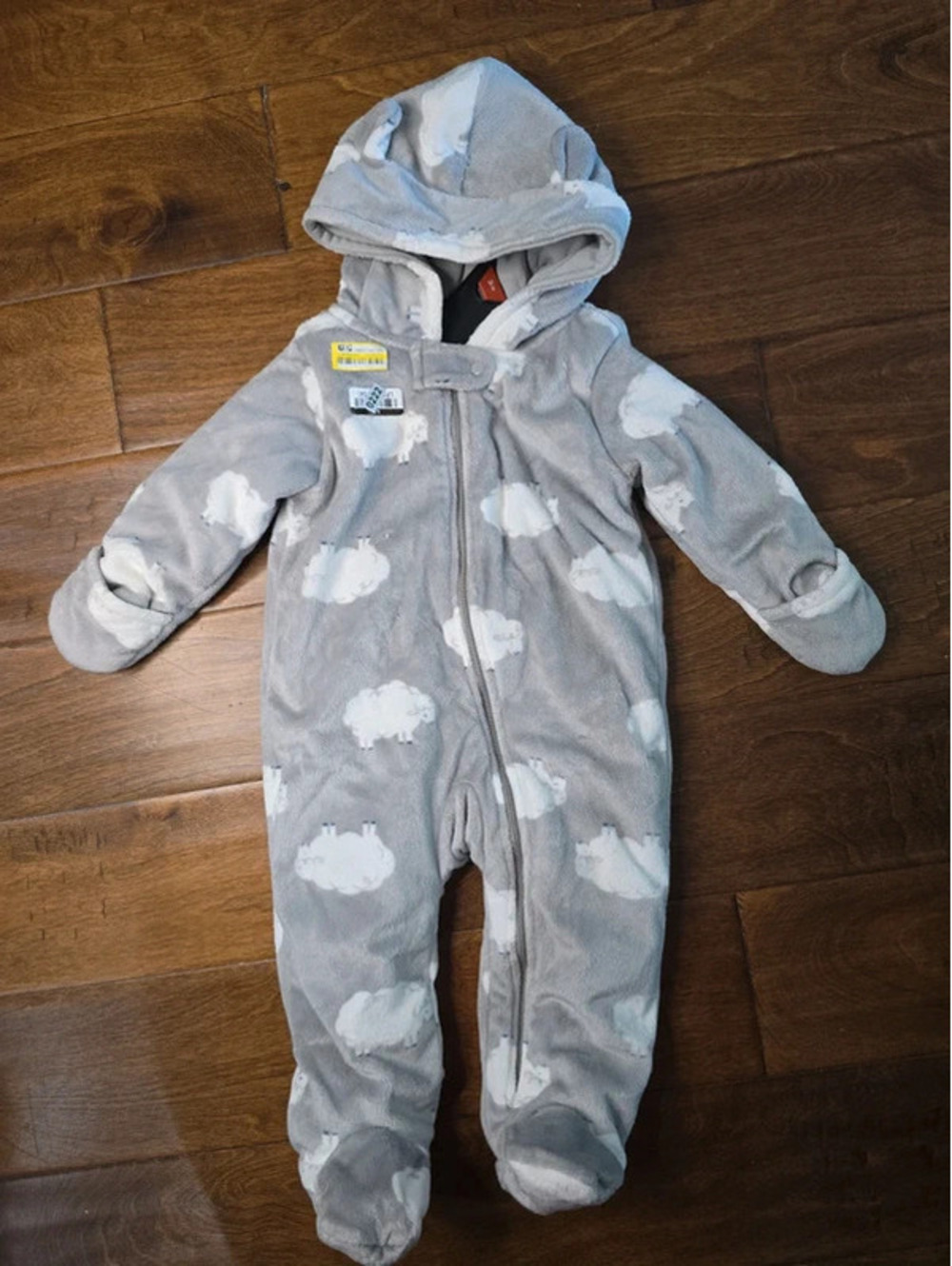 9m brand new baby snowsuit from carter's item. 222G2